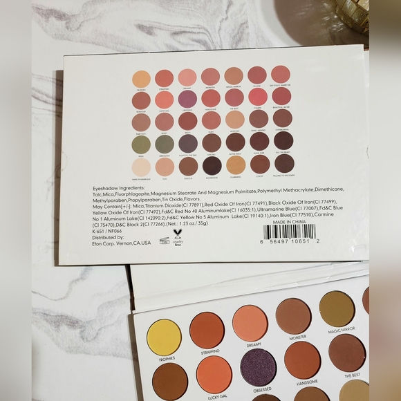 Prolux The Hunter 35 Color Eyeshadow Palette - Picture 3 of 3